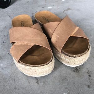Tan platform sandals size 7